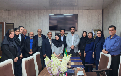 مراسم تجلیل از اساتید، همکاران و دانشجویان برتر دانشکده مالی و حسابداری دانشگاه ایرانیان در سال تحصیلی ۱۴۰۴ – ۱۴۰۳